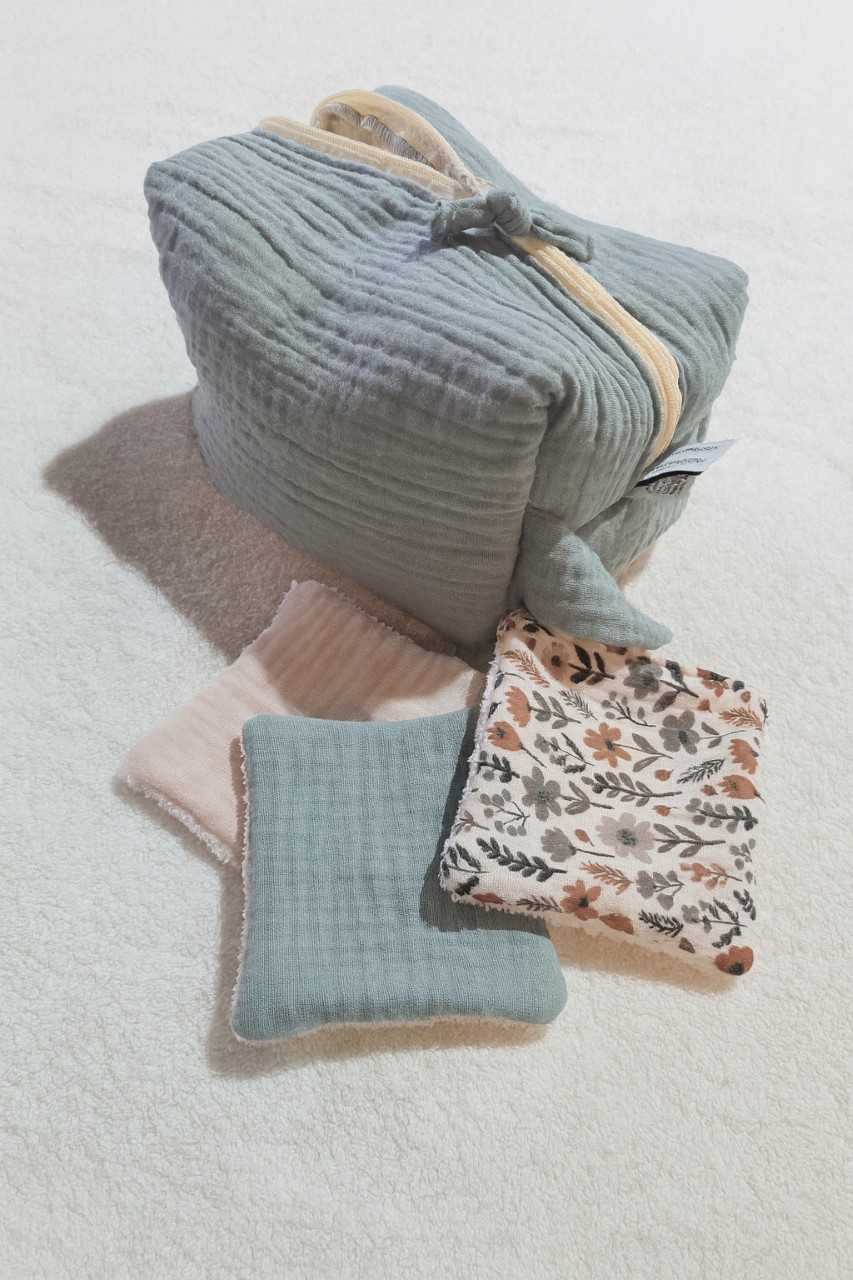 TROUSSE DE TOILETTE PLIABLE VERTE